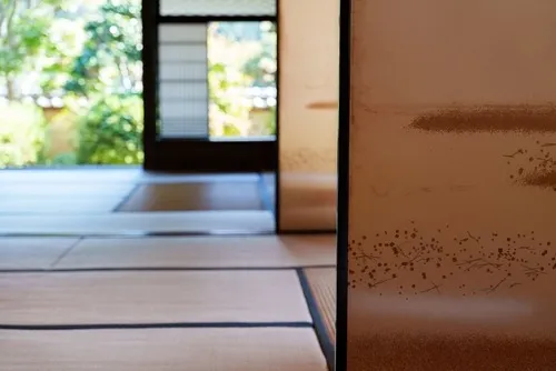 民泊で地域貢献を実現する空き家活用と経済循環のベストプラクティス